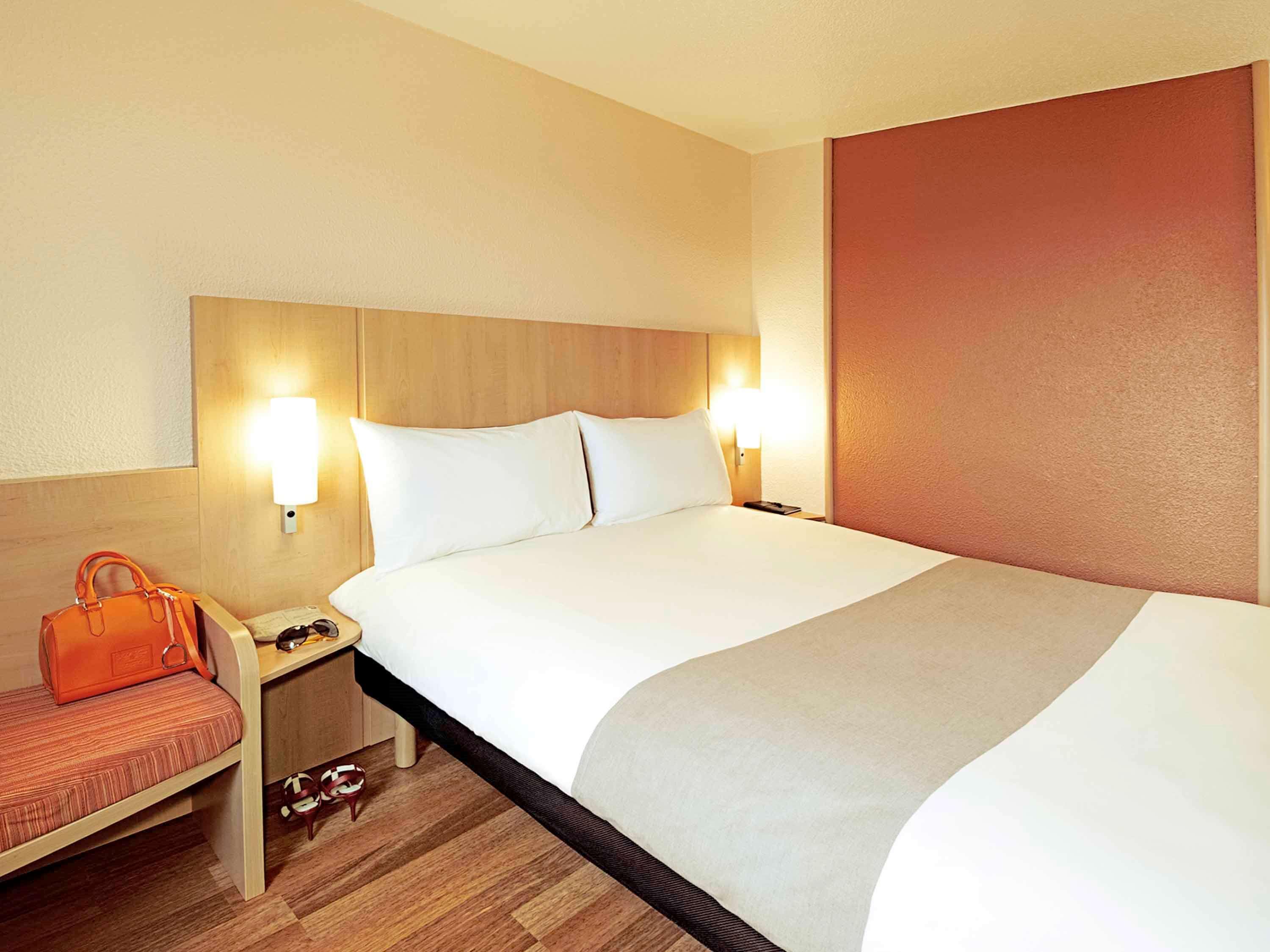 Hotel Ibis Brussels Waterloo Exterior foto